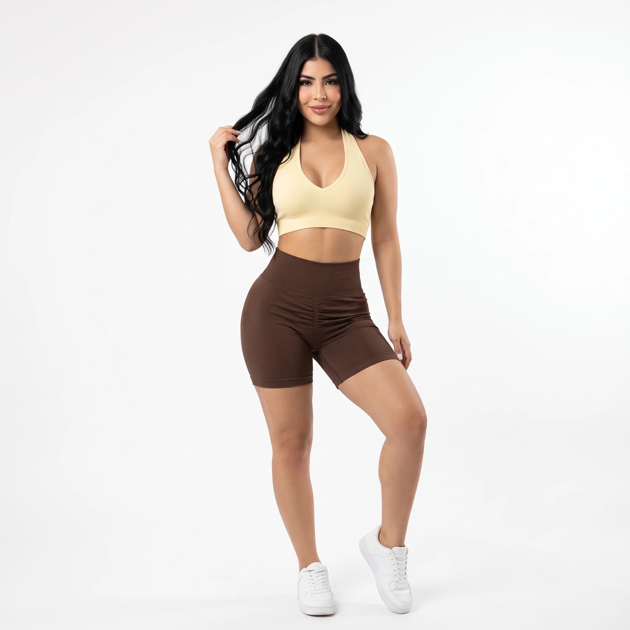 Conjunto halter amarillo y short café