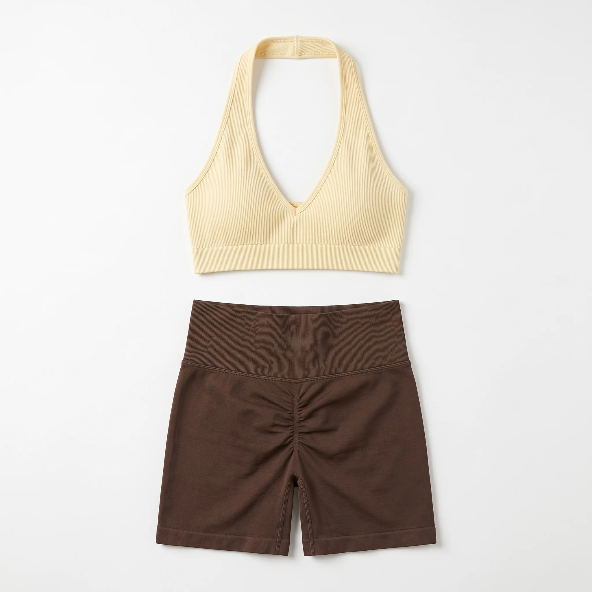 Conjunto halter amarillo y short café, foto 4