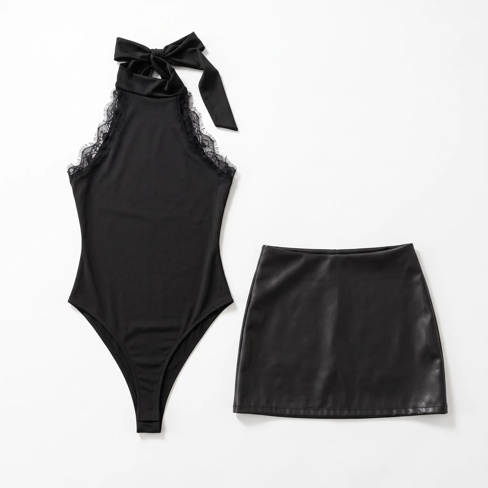 Conjunto body halter con encaje y falda de cuero, foto 4